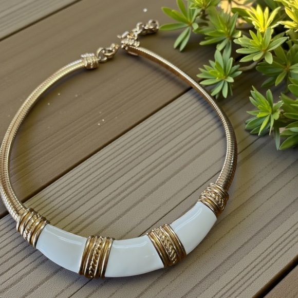 Jewelry - MONET 1980s Vintage Gold and Ivory Enamel Omega Tubogas Collar Necklace